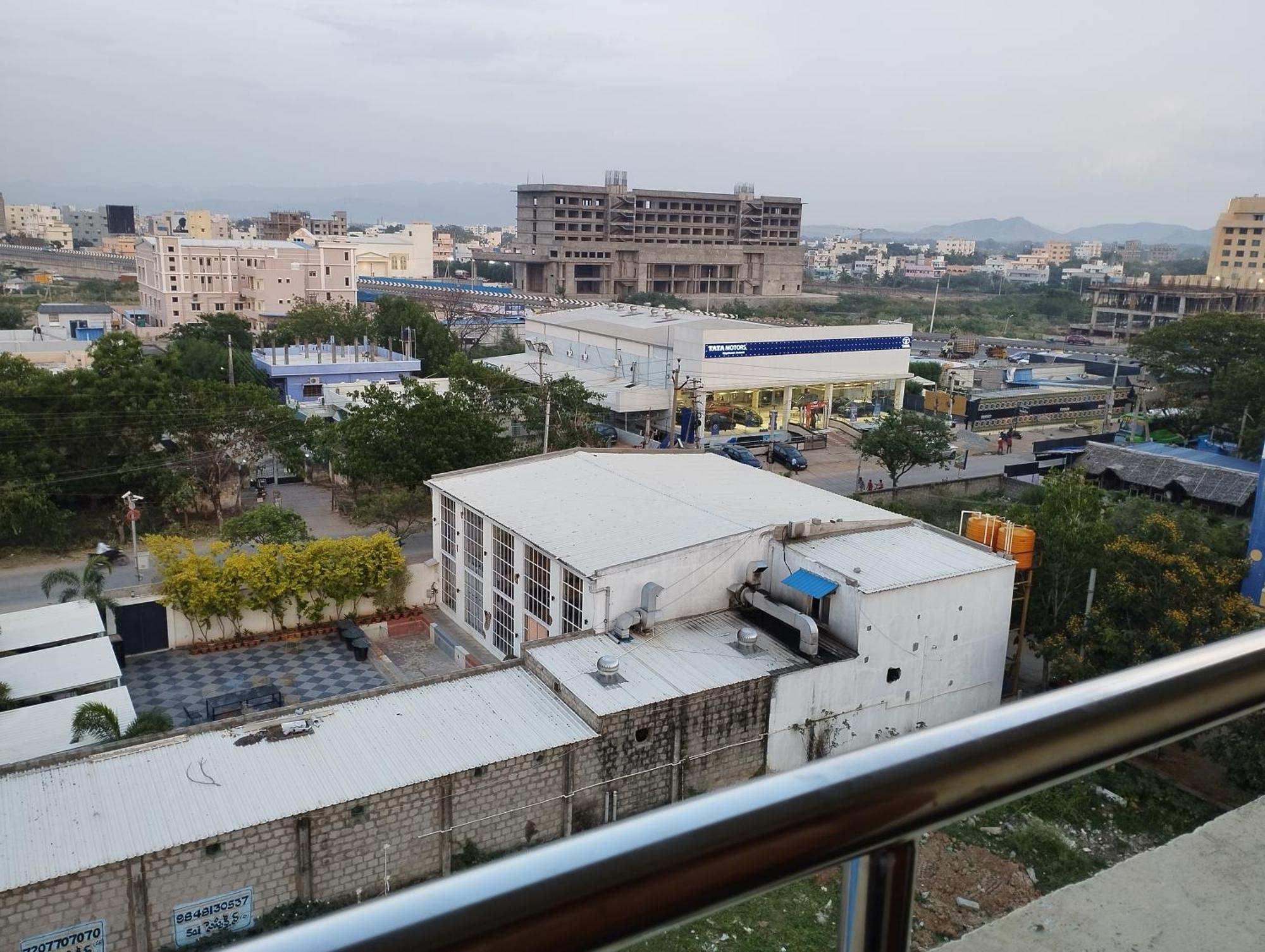 Sls Homestay - Luxury Ac Service Apartments 1Bhk, 2Bhk, 3Bhk - Direct Flyover To Alipiri Tirumala Gate - Walk To Ps4 Pure Veg Restaurants, Supermarkets - Near To National Highway & Padmavathi Amma Temple - Modular Kitchen, Living Room -Free Superfast Tirupati Exteriör bild